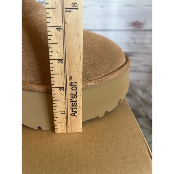 UGG-Australia classic twin seam new height boots new with box size 8 tan - Picture 11 of 13